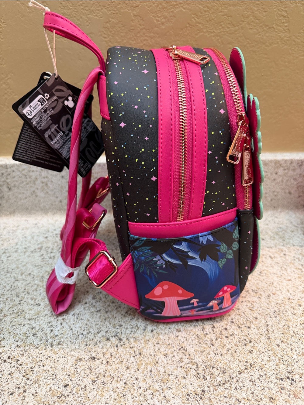 NWT Alice In Wonderland Loungefly Backpack - Picture 3 of 7